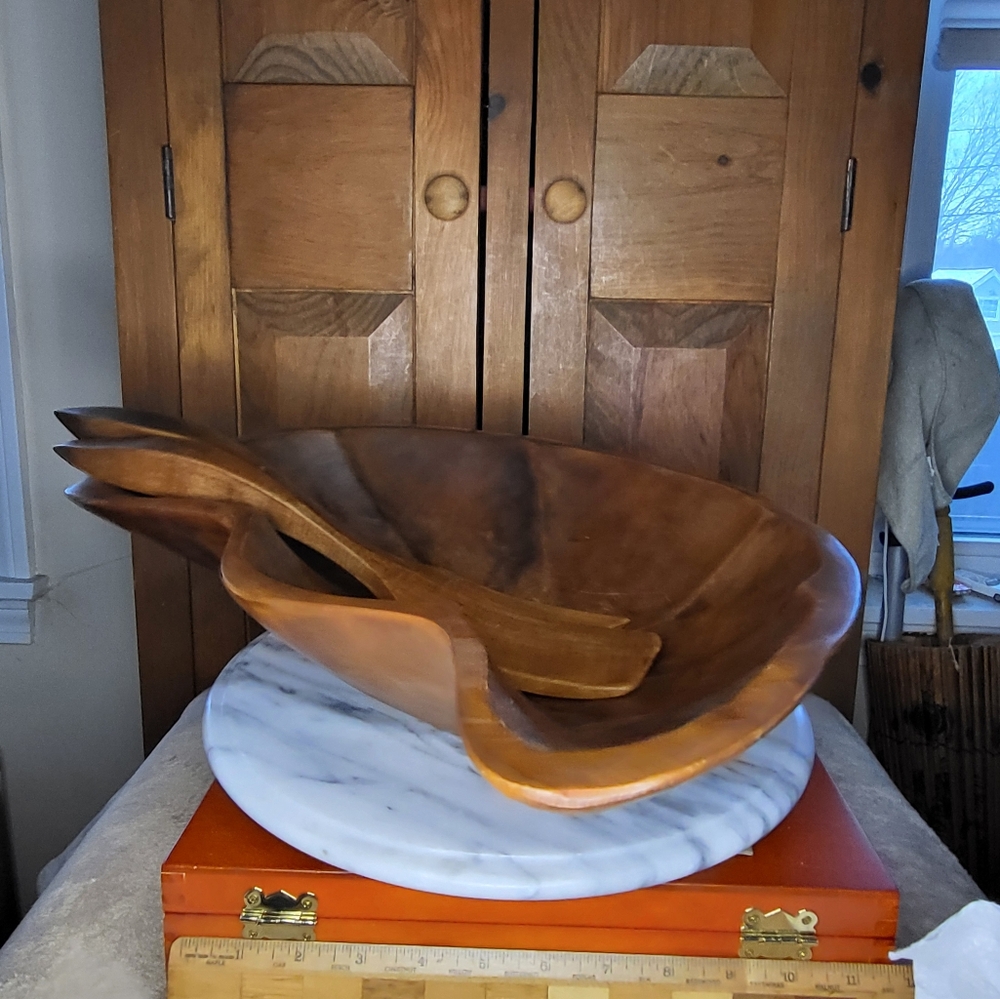 Elegant Wooden Bowl Set